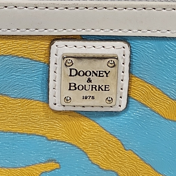 Dooney & Bourke  clutche yellow white and blue - Picture 2 of 9